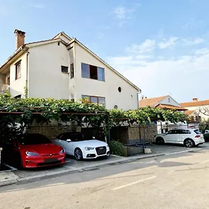  Apartment Mihaela